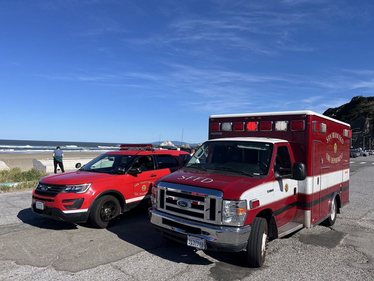 Surfers have reported a colleague in distress near stairwell 1 on Ocean Beach.
#yourSFFD rescue water craft and rescue swimmers have been deployed to search the waters near the Cliff House.