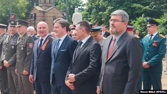 🇷🇸🤔 The 'Immortal Regiment' march dedicated to May 9 took place in the capital of Serbia. It was attended by Serbian ministers, as well as the ambassadors of Russia, Belarus, Azerbaijan and Kazakhstan. 😐 Family Affairs Minister said at the event that despite the 'difficult…