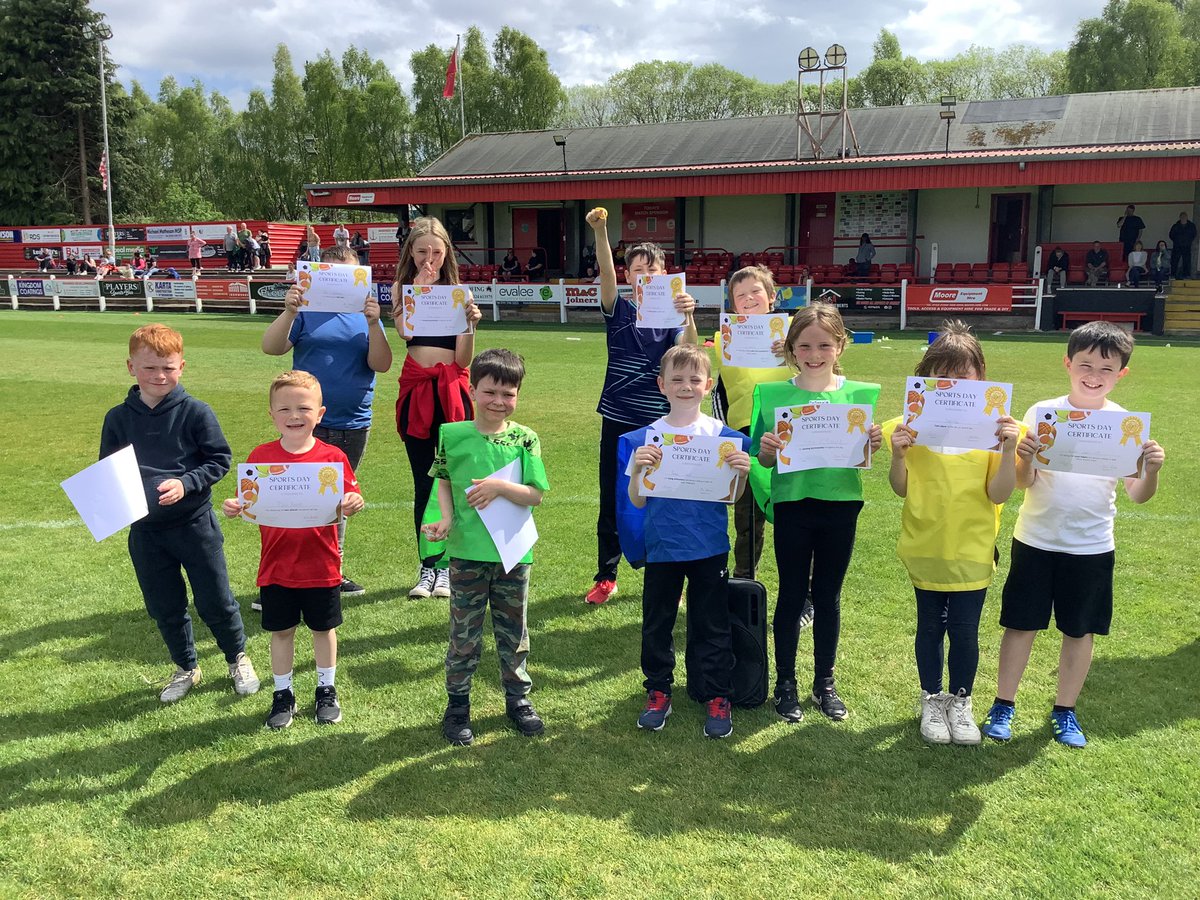 What a brilliant sports day @OfficialCJFC .We can’t thank Camelon Juniors enough for the use of their pitch & facilities. Thank you to all the kiddies, parents & staff & to @MissFlippard_PE for organising & running the day with her amazing 3rd year pupils @FHSPhysicalEd