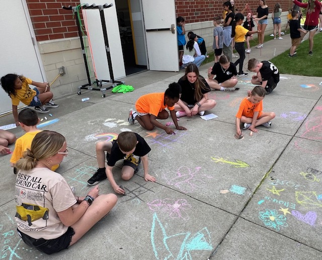 A #WJHSD tradition recently returned as members of the #TJ's Big Jag, Little Cub club met their second grade Pen Pals from Gill Hall and @McClellan_WJHSD Elementaries for some lunchtime fun! It was a great time; thanks for visiting your future high school! #WErTJ @phmsjaguars