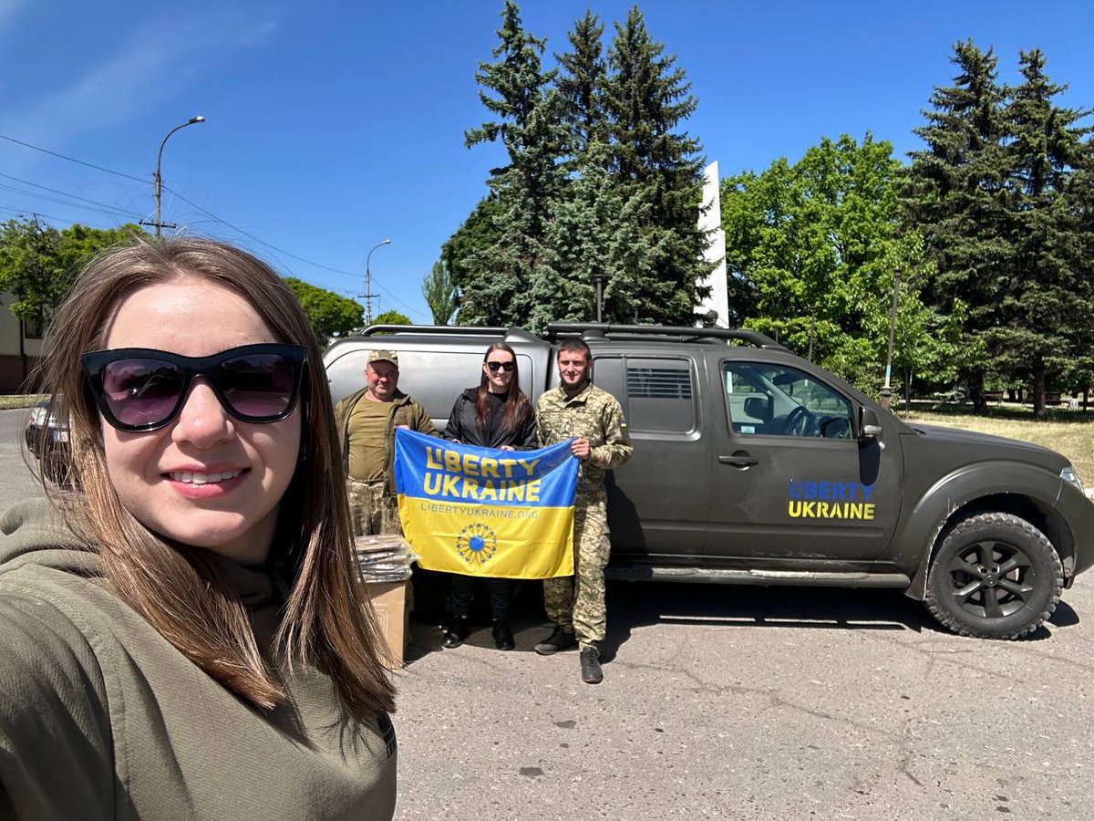 Just a small story about this aid delivery. This pickup truck is purchased in UK, and delivered by Taziki for UAF group to Lviv. Then it was repaired and serviced by @LibertyUkraineF team. After that our Lviv team delivered the truck to my friend Vadim who I served with in…