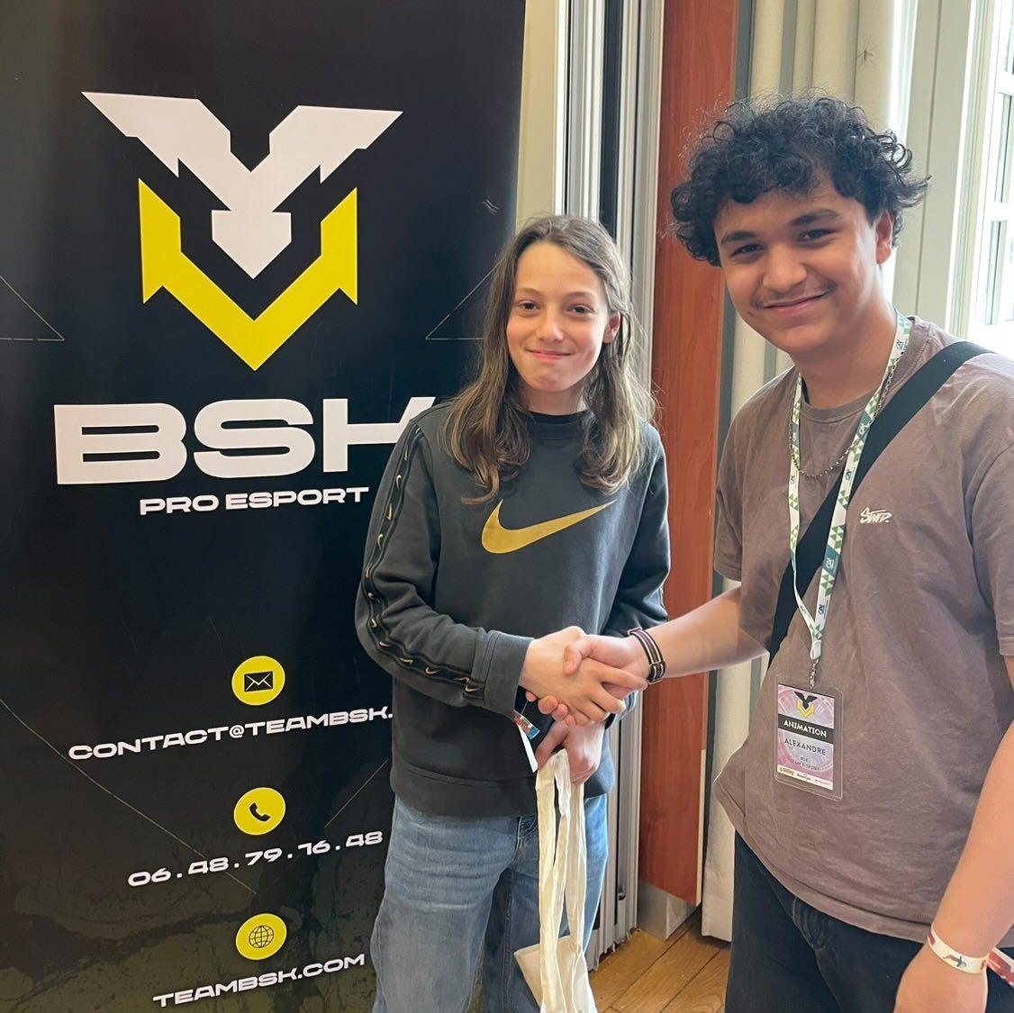 TeamBSK_'s tweet photo. Parce que BSK c'est aussi le partage de notre discipline et faire découvrir le monde de l'esport ! 🫶

#BSKUNITY 🦅 https://t.co/i5tbdO2EQF