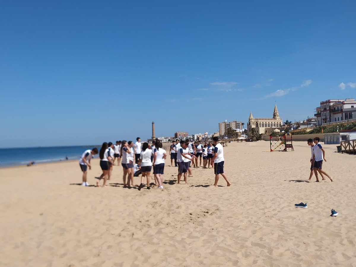 colegiovr's tweet photo. Hoy 9 de mayo es el Día Mundial de Escuelas Católicas y lo hemos celebrado realizando una convivencia con los alumnos de 3° ESO del Colegio Divina Pastora. El lema de este año es "Juntos somos Luz""Juntos somos más". #DíaMundialdelaEducaciónCatólica #JuntosSomosLuz #FEC https://t.co/co2DKf8yFT