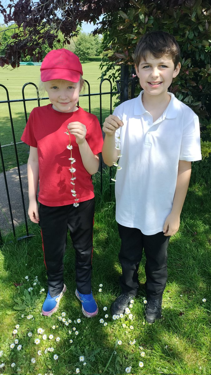 The children made best use of the sunshine at lunch today- daisy chain making! For some of our youngest learners, this provided a chance for them to challenge themselves to practise new skills. Amazing #motivation #resilience and #caring