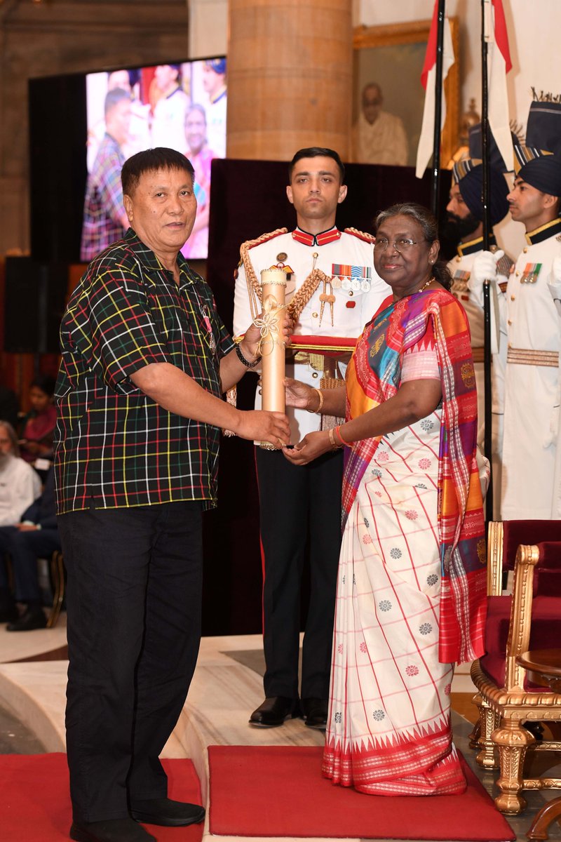 President Droupadi Murmu presents Padma Shri in the field of Social Work to Shri Sangthankima. He is a humanitarian working for the welfare of orphans, mental health patients and destitute people.