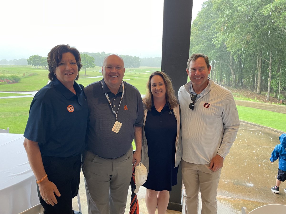 So thrilled to have Auburn Univ President Dr. Christopher Roberts and Director of Athletics John Cohen attending! ⁦@AuburnU⁩ ⁦@JohnCohenAD⁩ ⁦@lutzie43⁩