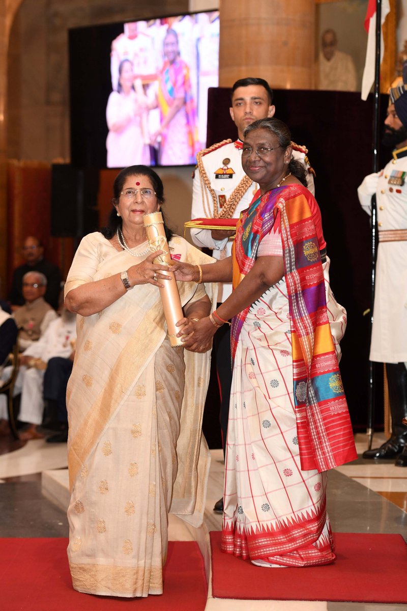 President Droupadi Murmu presents Padma Shri in the field of Trade & Industry to Smt. Shashi Soni. She is an entrepreneur engaged in many fields such as defence manufacturing, information technology and semiconductor packaging. Smt. Soni is also a social activist and…