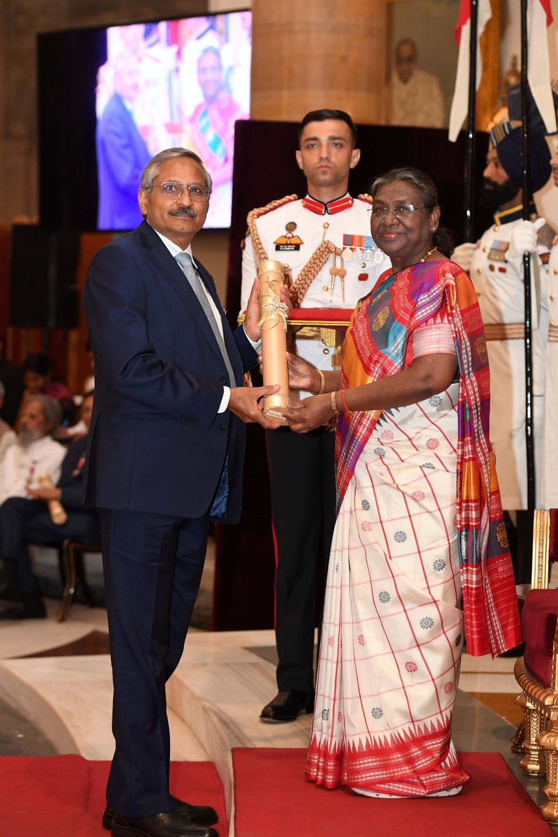 President Droupadi Murmu presents Padma Shri in the field of Science & Engineering to Dr. Ravi Prakash Singh. He is a distinguished scientist. Dr. Singh has played a pivotal role in increasing food production and nutritional security in India. He has contributed to the…