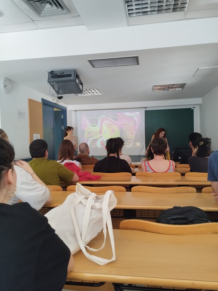 Last, but not least...el taller “Fin de la financiación de los combustibles fosiles” impartido x #EndFossilFinance sobre la trama entre industrias extractivas, bancos y aseguradoras y su 'responsabilidad corporativa' en el desarrollo social insostenible
#JusticiaClimática☀️🌻🌏🌌