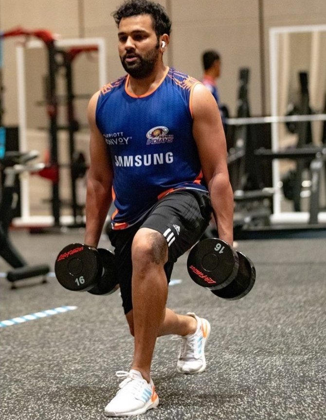 Just For those who were trolling him everyday...

Even in the darkest moments, remember: storms don't last forever. You're stronger than you think. #KeepGoing 
.....@ImRo45  You will play however you want I will be there ❤️

I believe in you 💯💓