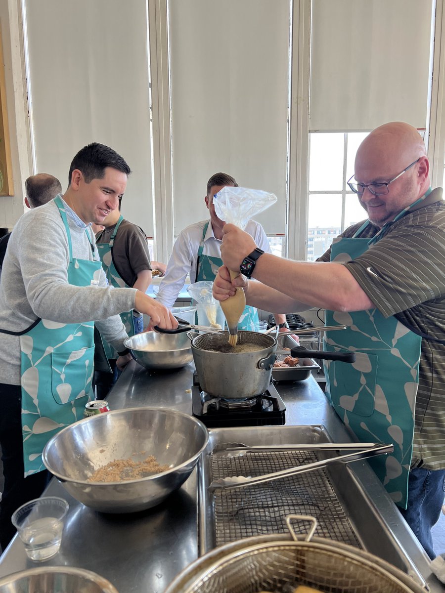 theziphq's tweet image. We’re cooking up something special! Zip’s leaders had some fun this week learning how to cook some delicious Spanish 🇪🇸 food at Hands On Gourmet in SF. Paella and churros were on the menu, as well as some other fantastic treats! 👩‍🍳 👨‍🍳