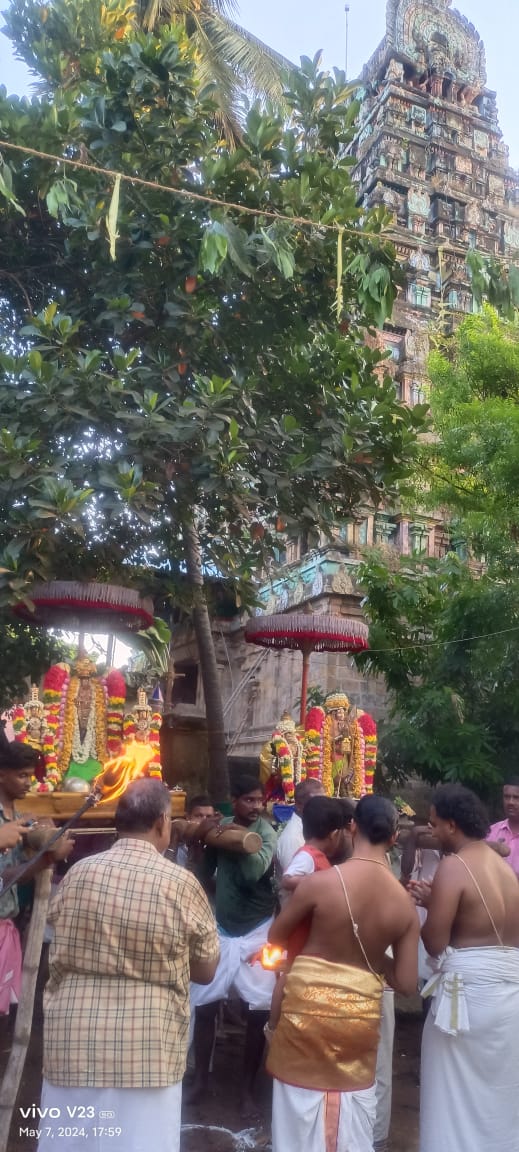 Valali Manalan and Thirumangai Azhvar purappadu at Thirunagari Vasantotsavam May 2024 🙏