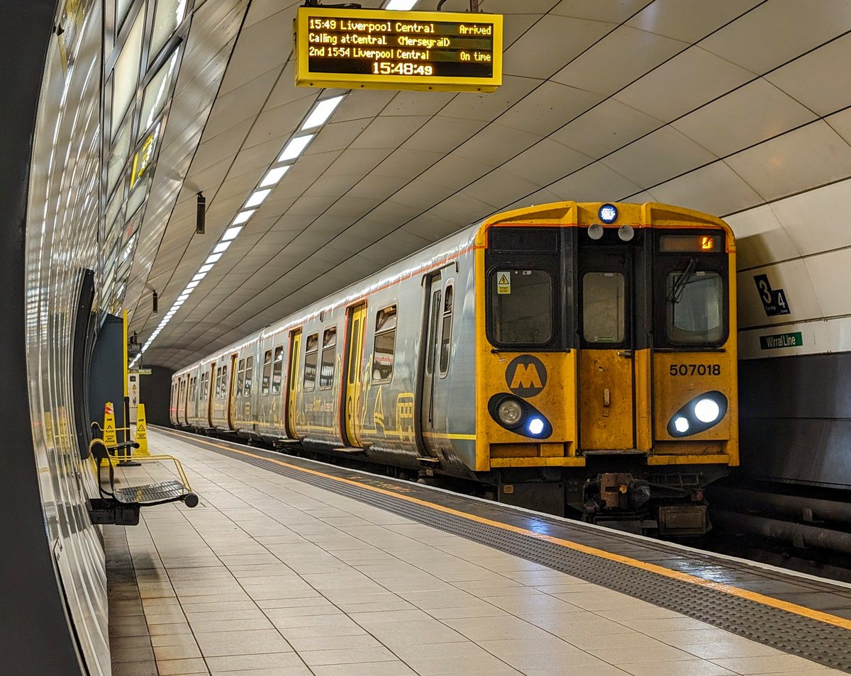 Well that's my trip cut short 😅

Due to loads of cancellations towards Brum I've cut my losses and heading back. Least I got what could be my last 507 on the Wirral In ✅

Time to brave the route home 😬🥲

#DOTS #railwayphotography #trainphotography #class507