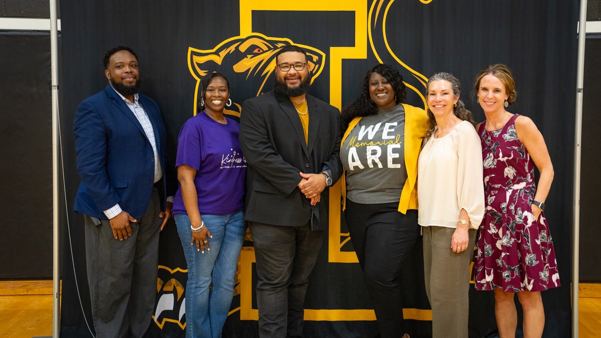 Earlier this week, @LakeviewMS hosted speaker @JGBspeaks to share his inspirational story and message of finding success through education -- thank you, Jonathan, for sharing your time and words with LISD students! #BeTheOne #OneLISD