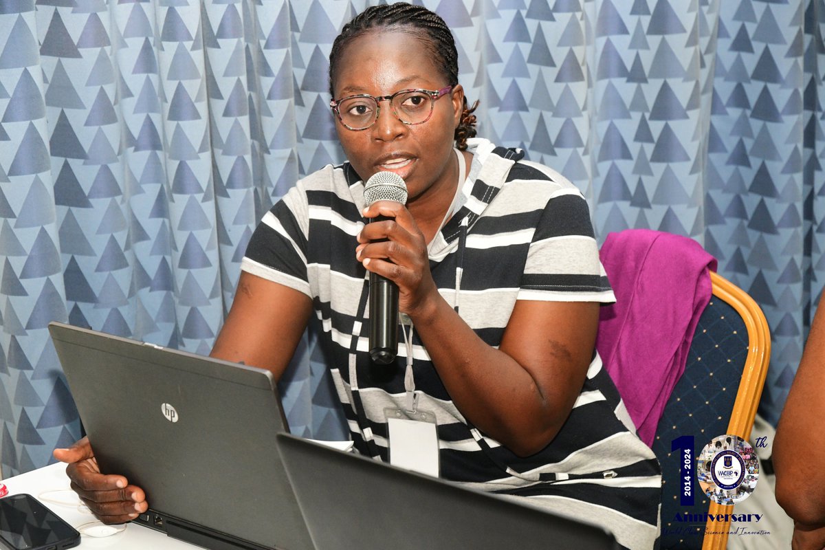 Participants discover the role of Artificial Intelligence in antimicrobial drug discovery with Prof. Samuel Kwofie, Head of the Department of Biomedical Engineering, on #day9 of our Genome Sequencing Workshop.  
#Genomics #AI #DrugDiscovery #WACCBIPis10