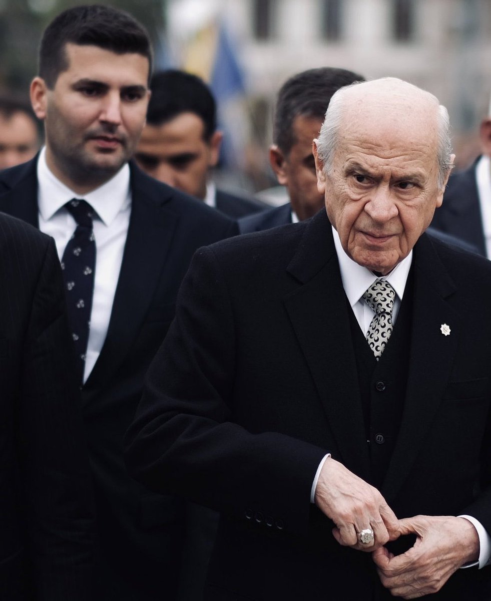 Ülkü Ocakları Genel Başkanımız Sayın Ahmet Yiğit Yıldırım Beyefendi, Türk gençliğinin iradesi, irfan yuvası ocağımızın yolbaşçısıdır.

Terör artığı saldırıların hedefinde Türk gençliğinin aydınlık geleceği ve istikbal ufku olduğunu biliyoruz.

Hodri meydan..!