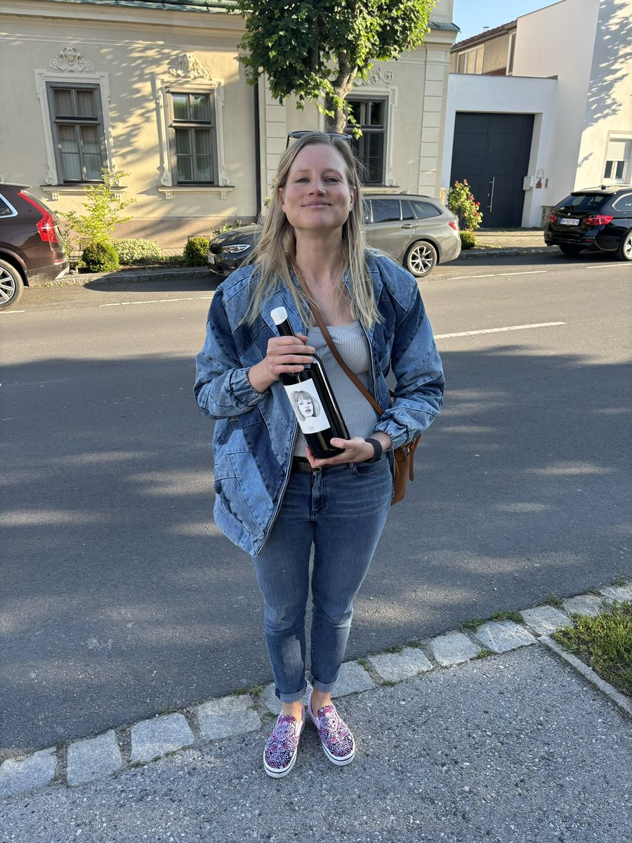 hello its me, daydrinking tipsy and happy with my initial 2023 Theodora magnum bottled 4 weeks ago 🥰🥰🥰 #GutOggau