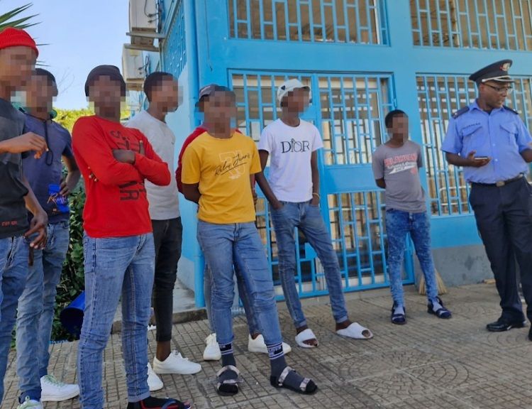 Eight Mozambican teenage boys rescued from Chinese factory in SA to be sent back home -The Citizen 

clubofmozambique.com/news/eight-moz…    

#Mozambique #Moçambique #SouthAfrica #ChildLabour