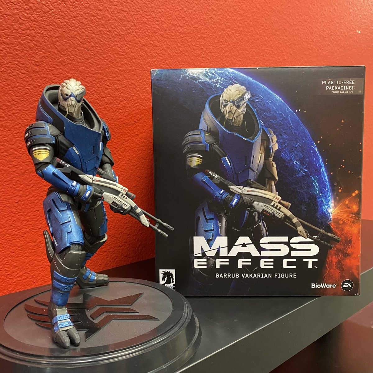 The tactical Turian sniper! Get ready to add one of Mass Effect’s most beloved characters to your collection. Don’t miss out on the 9-inch tall Garrus Vakarian figure. Pre-order now!

@DarkHorseComics #BioWare #MassEffect #Garrus