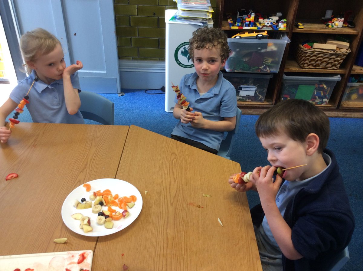 HambrookSchool's tweet photo. In DT this week #Hambrook1 made and evaluated fruit kebabs. They learnt 2 different cutting techniques to keep them safe and voted for their favourite fruit. Strawberries were the most popular! https://t.co/7GkA86RyW6