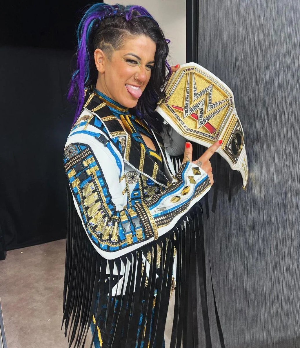 𝗥𝗼𝗹𝗲 𝗠𝗼𝗱𝗲𝗹. ↯ NOT @itsBayleyWWE tweet media