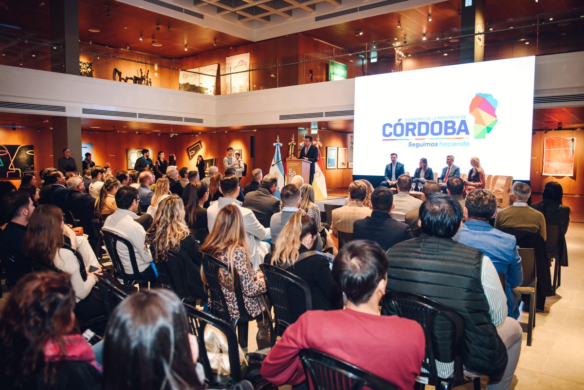 Este encuentro nos brinda la oportunidad de fortalecer lazos, forjar alianzas, generar consensos y de reflexionar acerca de la importancia de la seguridad energética y de la sostenibilidad de nuestras políticas, para garantizar la gobernanza ambiental.