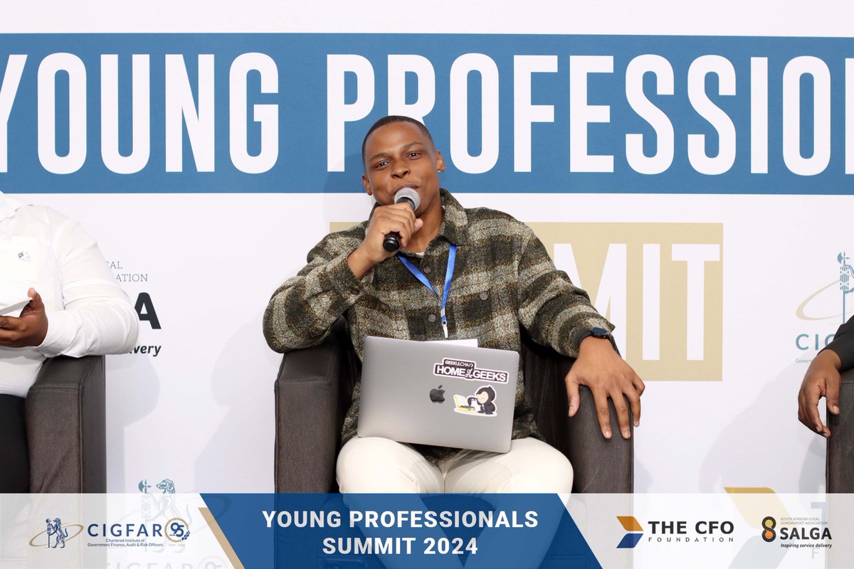 The last half of the program was led by the vibrant Mr. @umbusiziqalo Navigating an inspiring panel discussion of Young Business Owners. Entrepreneur Mr. @arobotwithsoul sharing the stage with our CIGFARO KZN Branch Executive Committee Member Mr. @SigubuduLSS #CIGFAROKZN