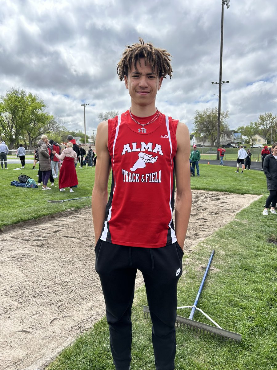 🏃‍♂️C8 District Track Update🏃‍♂️ Zavier Mitchell was Alma’s first qualifier in the boys long jump 21-3.5. They haven’t announced it yet but he was 2nd Congrats Zavier! #nebpreps #rpacrundown