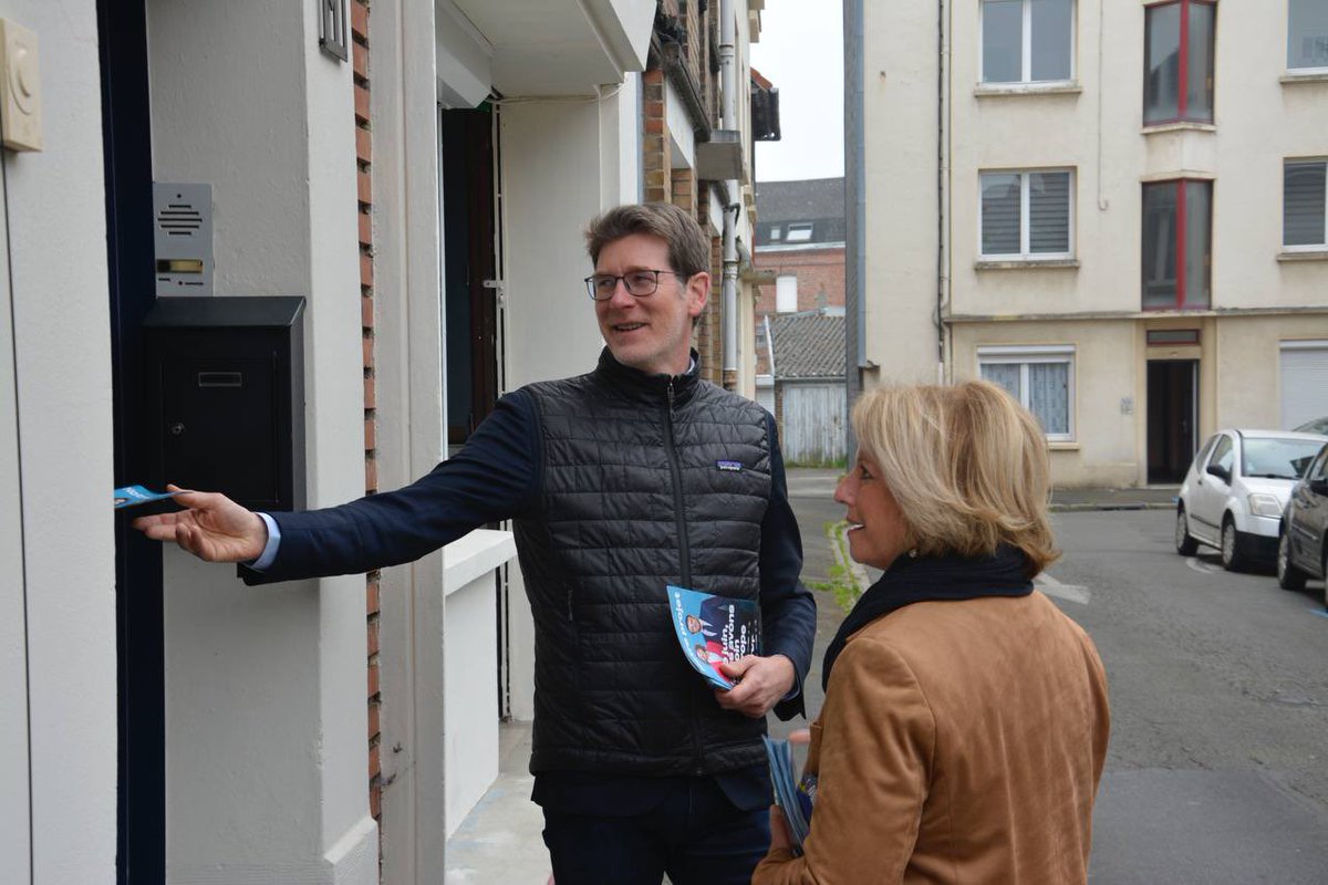 🇫🇷🇪🇺 Nous étions mobilisés ce matin à Arras avec les colistiers @pcanfin et @fdecoster pour parler et défendre le programme de la liste #BesoindEurope 🚀