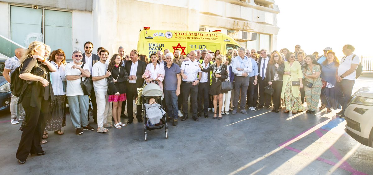 Inauguration d’une ambulance <a href="/Mdais/">Magen David Adom</a> à la mémoire de Joséphine MARÉCHAL offerte par le Dr Alain WAJMAN de Paris dont la grand-mère et la mère ont été sauvées des nazis par Mme MARÉCHAL. Merci à <a href="/yadvashem/">Yad Vashem</a> et l’AMIF pour leur présence chaleureuse à cet événement.