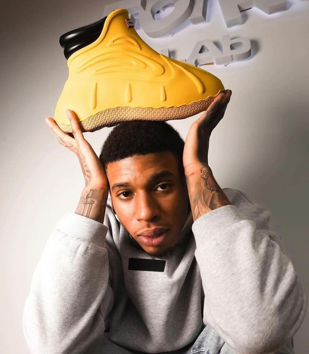 radioroxxx's tweet photo. ALERT‼️#NLEChoppa new shoes #DuckBoots dropped today at noon. They start at $250. Will you be getting them? 🦆🥾 

https://t.co/NV58dfUTJ0 https://t.co/nzW4kU9RrH