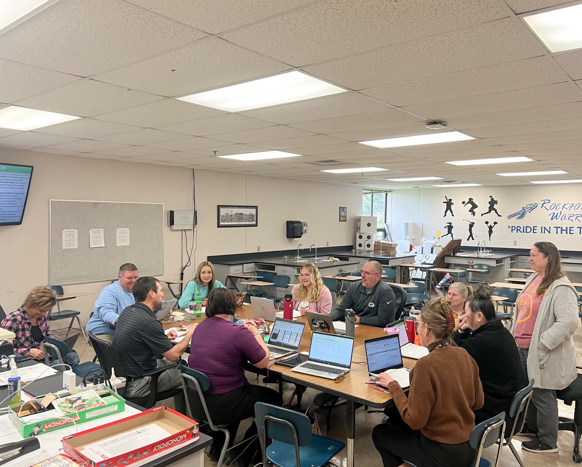 Big thanks to RRMR’s Junior-Senior High School leadership team for their productive brainstorming session with #CRAEA consultants. Together, they evaluated the Multi-tiered System of Supports (MTSS) for students. Student success is a team effort! 👏 #EveryDayAtAEA #iaedchat