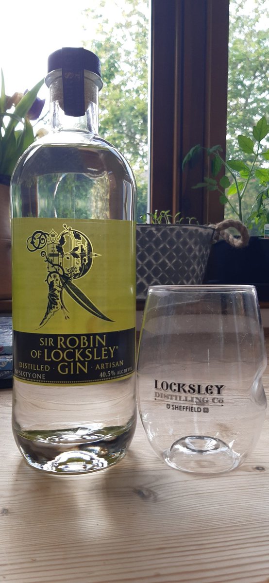 Sometimes it's great to be reminded how many brilliant makers we have in Sheffield by visiting @PortlandWorks and buying fantastic @locksleystill gin. It's been 8 years since I worked at PW and I still miss it #buylocal #supportthemakers