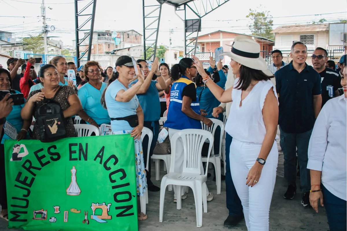 Nuestro conversatorio llevó a Posorja alegría para los habitantes y soluciones a los problemas que plantean. 🗣️ ✅ Decidimos celebrar nuestro primer año de gestión, tomando notas de sus necesidades e incorporando sus requerimientos al plan de obras. En Posorja, canalizamos la…