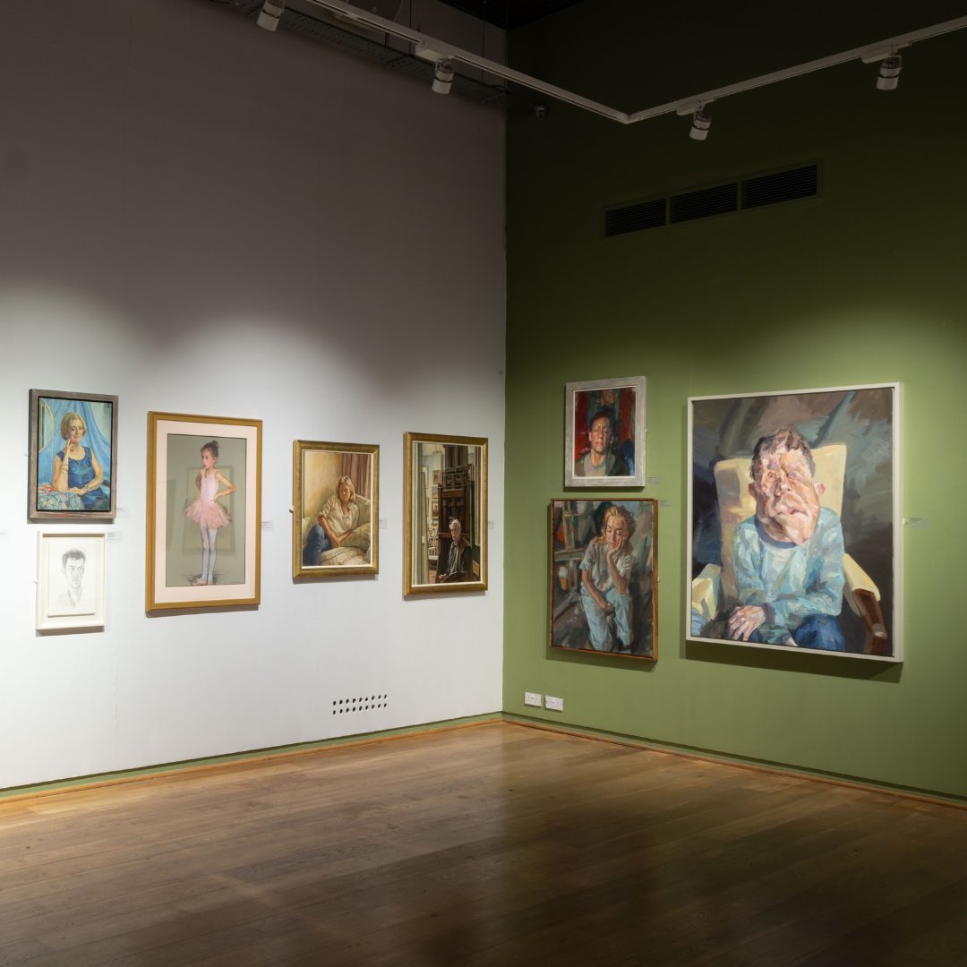 Royal Society of Portrait Painters Annual Exhibition is OPEN 👏Congratulations to all the super talented artists & award winners

Stay tuned for the prestigious William Lock Portrait Prize & The Ondaatje Prize for Portraiture winners revealed on 16 May

📸 Mark Sepple