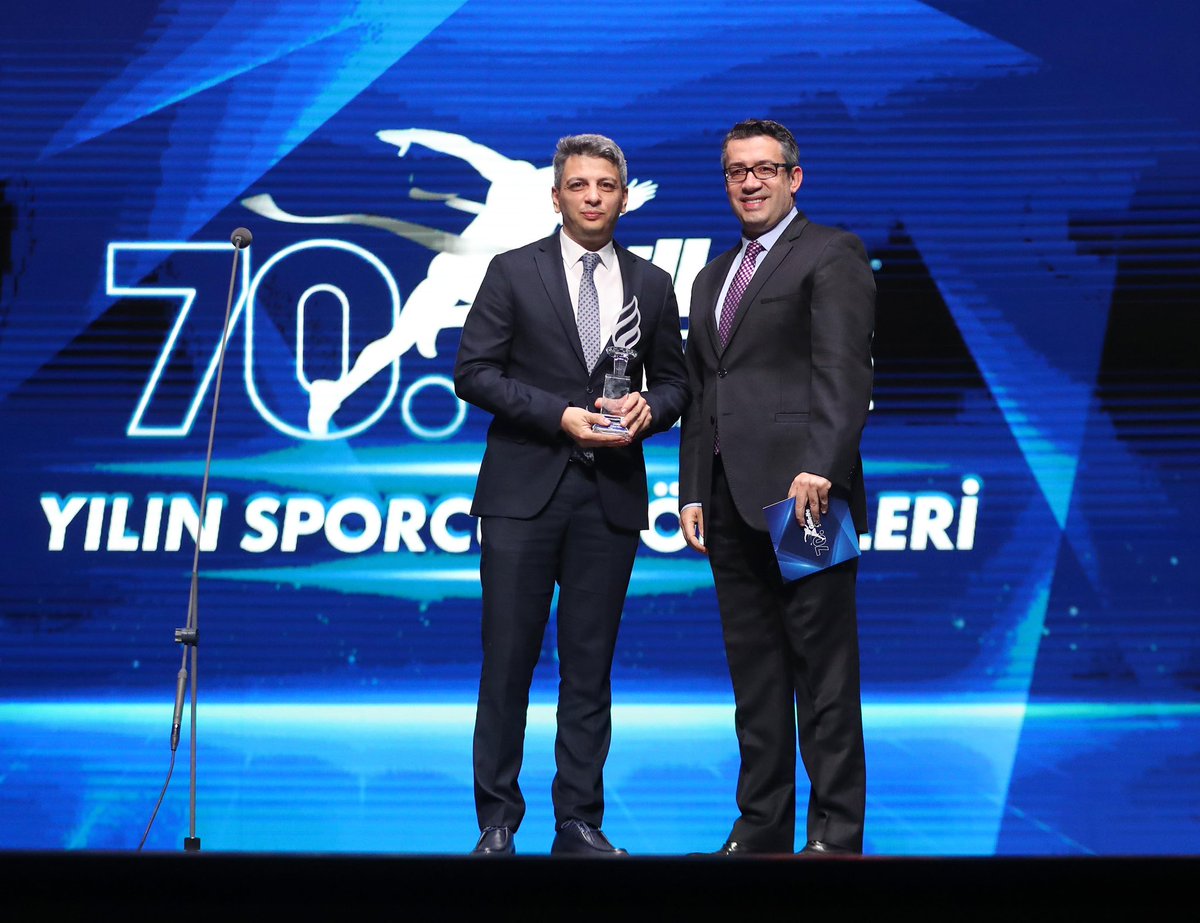 70. Gillette Milliyet Yılın Sporcusu Ödülleri‘nde Basketbol Şubemiz, 7Days EuroLeague Ödülü’ne layık görüldü. Yönetim Kurulu Üyemiz Can Gebetaş’ın ödülü aldığı saatlerde Fenerbahçe Bekomuz Monako’yu eleyip, F4’e kaldı…
