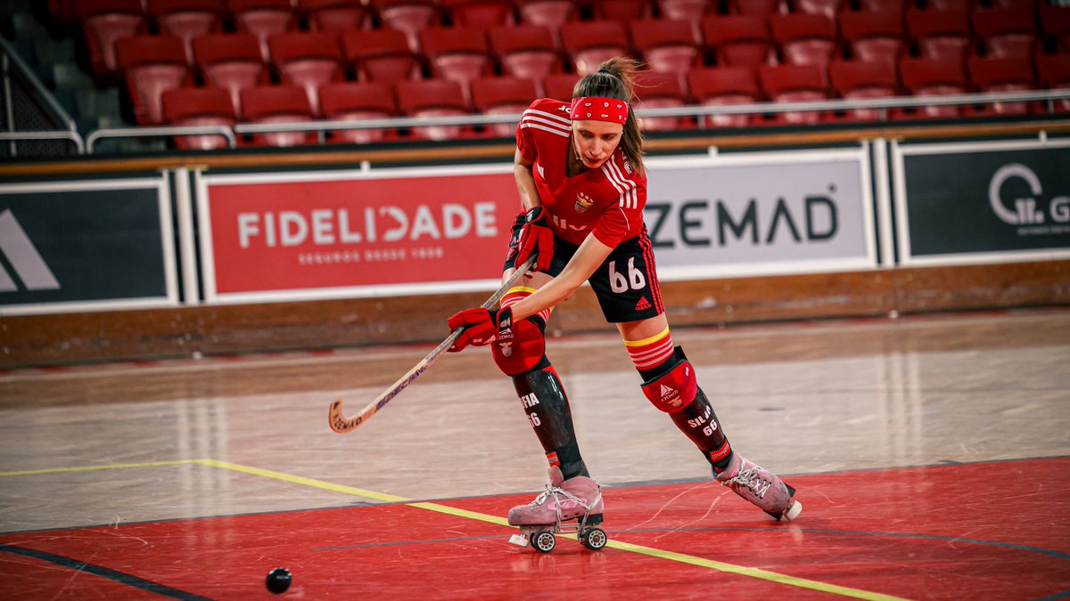 🏑🔛 𝑷𝒓𝒆𝒑𝒂𝒓𝒂𝒅𝒂𝒔 para o 𝒋𝒐𝒈𝒐 𝒈𝒓𝒂𝒏𝒅𝒆 no domingo, em Turquel! 🏆 13.ª jornada da 2.ª fase do Campeonato Nacional ⌚ 18:00 #HóqueiBenficaFem • #GiGroupHolding #DigitalDecor #Laso #Azemad @adidas