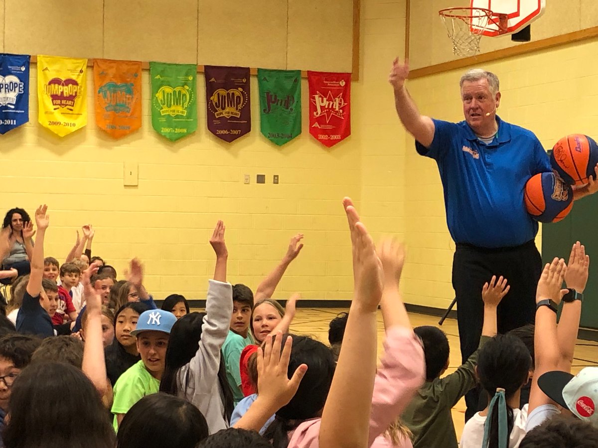 Ms. Stoermann (@msstoermann) on Twitter photo Basketball Jones shared a message how to be kind and brave as we try new things “Look out! Help out! Do something!” <a href="/FSES_Pandas/">Franklin Sherman ES</a> Basketball Jones shared a message how to be kind and brave as we try new things “Look out! Help out! Do something!” <a href="/FSES_Pandas/">Franklin Sherman ES</a>