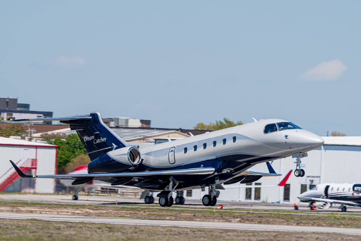 Great shot of @embraerexecutivejets Legacy 500 'Dream Catcher' in action at ADS ✈

#planesmart #aviation #embraer #embraerplanes #embraerlegacy500 #dreamcatcher #privatejet #flyprivate #privatejetcharter