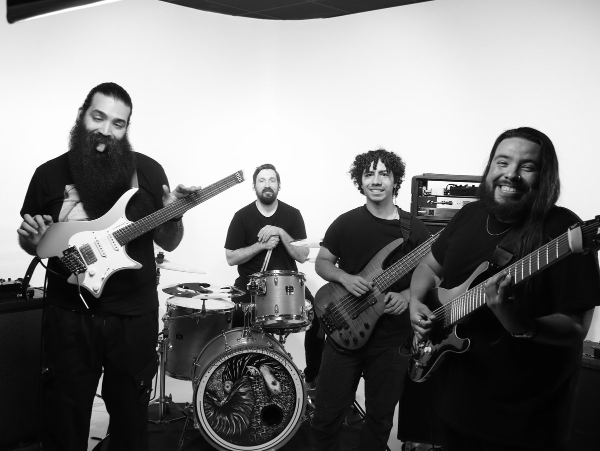 Our new single ‘Moonlight’ is OUT TONIGHT! 🌙

Music video premiere out at 11pm CT

YouTube Reminder: youtu.be/4Xp2MENSnQQ?si…