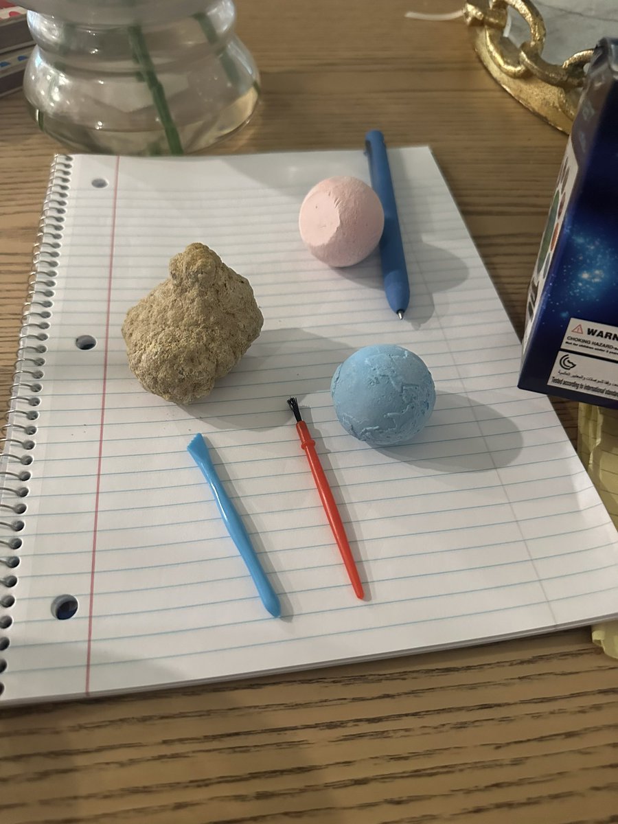I had a blast with our @FCS_FAVE 6th grade science students yesterday during OWL Block. We conducted a lab about planets, rocks, and minerals from home! #TheFaveWay @TBarton42 @EndicottSpot @kEDhurt