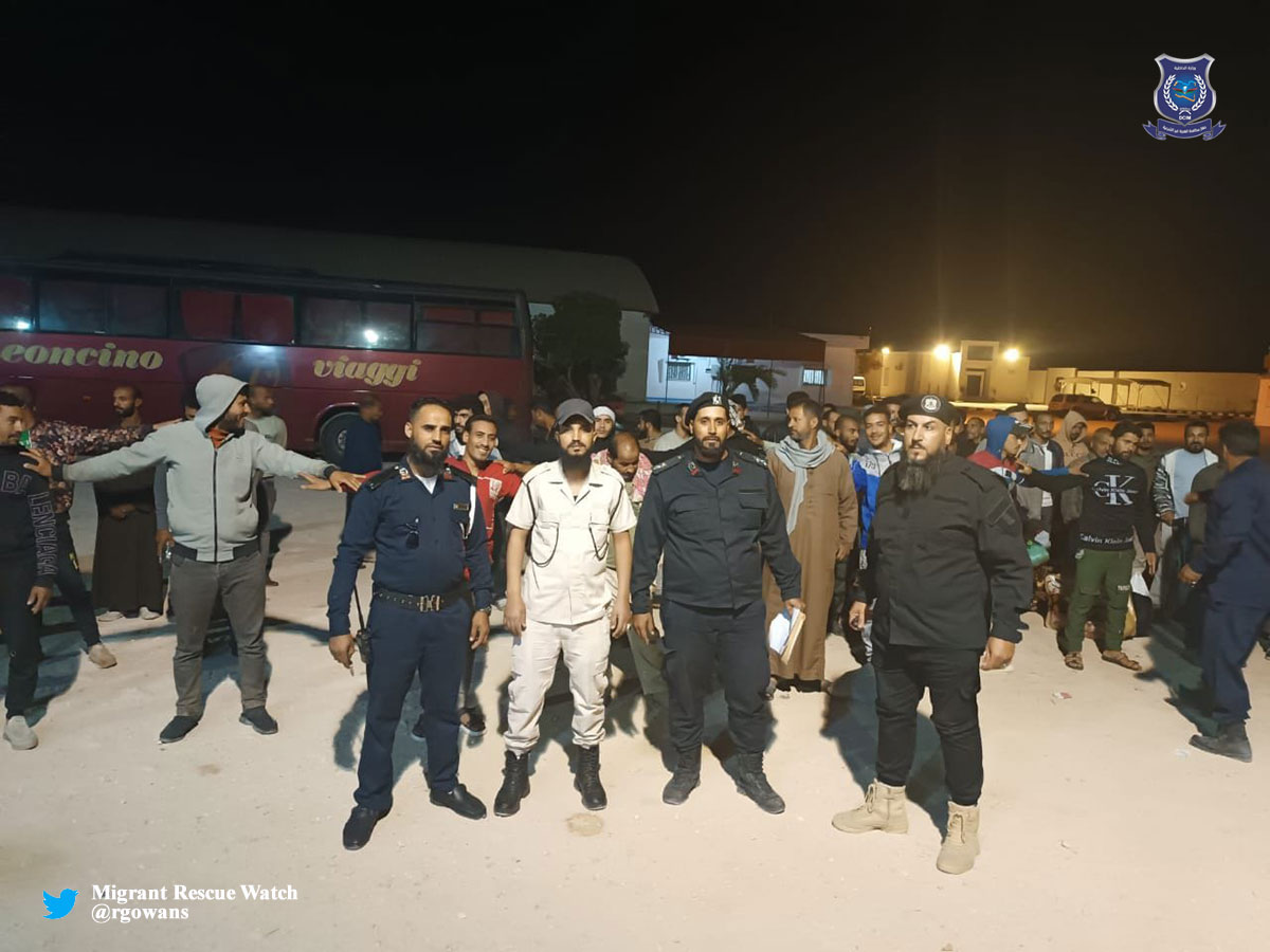 #Libya 06.05.24 - DCIM repatriated from Qanfoudah Immigration Detention Center in Benghazi 58 #migrants incl women and children of Egyptian nationality via Emsaed land border crossing. The group comprised of security, beggary & medical cases. #migrantcrisis #DontTakeToTheSea