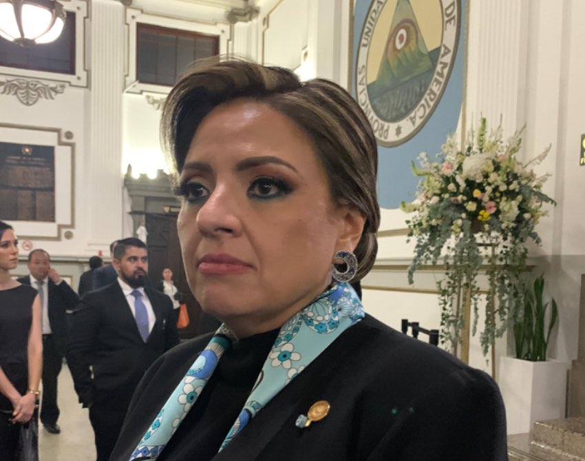 vozdeltuit's tweet photo. #Carpetazo Cierran caso de adopción irregular.  Cámara Penal de la CSJ resuelve carpetazo a favor de la ex canciller Sandra Jovel  vía @lahoragt https://t.co/F4vUeqzI1S