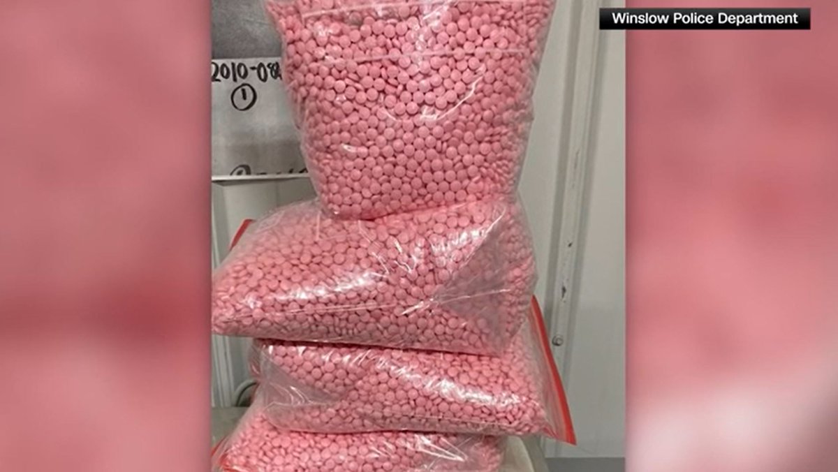 MISTAKEN DELIVERY: A homeowner recently got a surprise package that he didn't order. $30 million in fentanyl pills with a street value of $2 million. 😲 😲 😲

Click link in bio for more info.