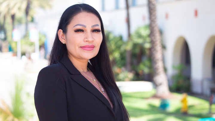Vanessa Romero, a mother of five, saw two of her children removed from her home as her life spiraled. This fall, she and two of her other children will be on campus together as she starts grad school and they transfer to complete their undergrad degrees sdsu.edu/news/2024/05/p…