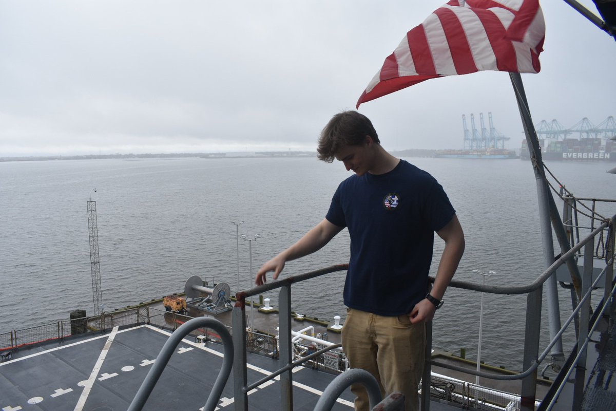 @mercoglianos @SeapowerMag @MSCSealift @DeptofDefense @USNavy My 19 yr old  just did 4 months on a MSC oiler for Sea Year training at USMMA. Got time off when 1 engine failed and they couldn't get parts. A fantastic experience for him as he now knows to run, not walk the other way!  @USNavy & @MSCSealift have already  lost this generation!