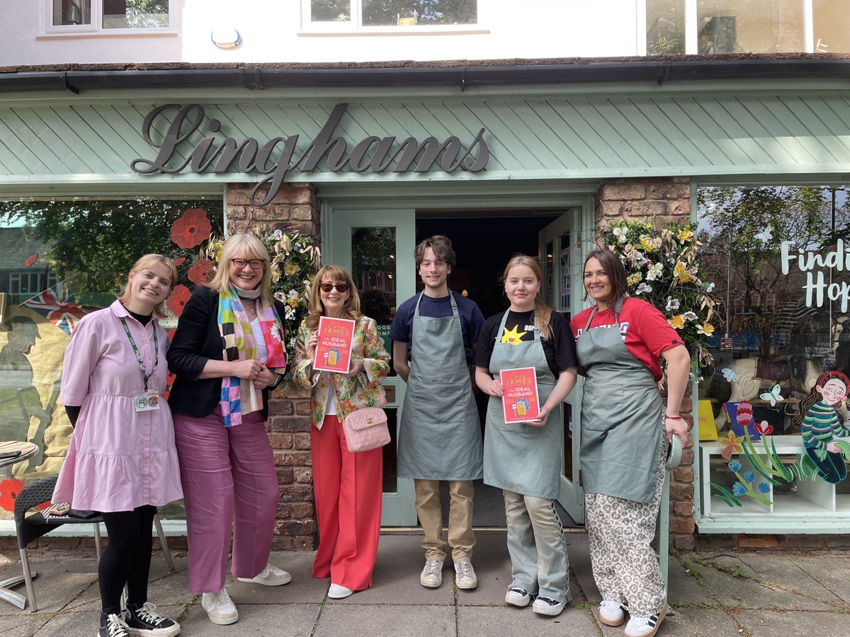 What a lovely afternoon I've just spent at @LinghamsBooks in Heswall on the Wirral. Sue is the bees knees with events and always produces an excellent audience, and cakes! Thank you to the whole team who make these things happen.