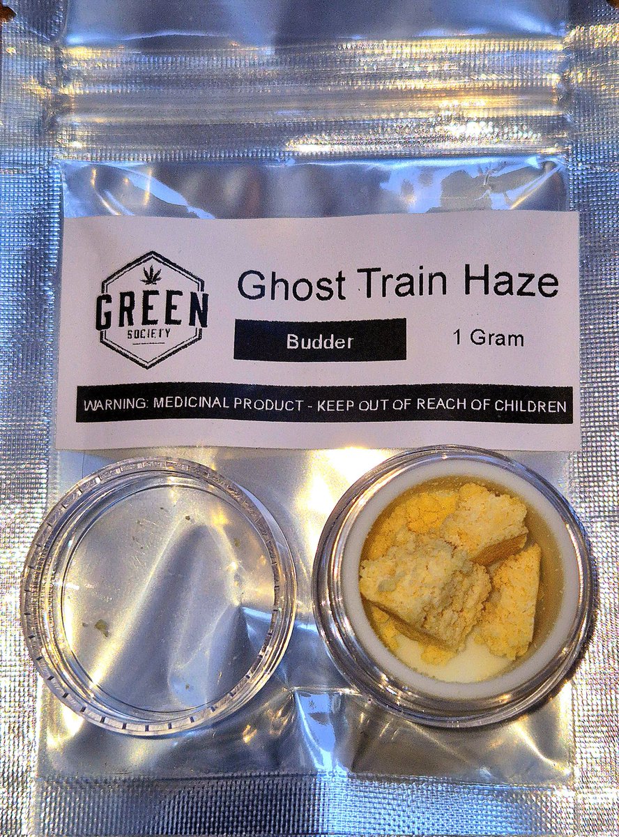 Juste vape a whole gram of GTH Budder from @greensocietyca.
Pain is gone for a couple hours i hope. F**K FIBROMIALGIA
#medicalcannabis #pain #weed #fibromialgia #cannabispatient #vaporizer
Wonderful stuff from GS and it's so cheap !