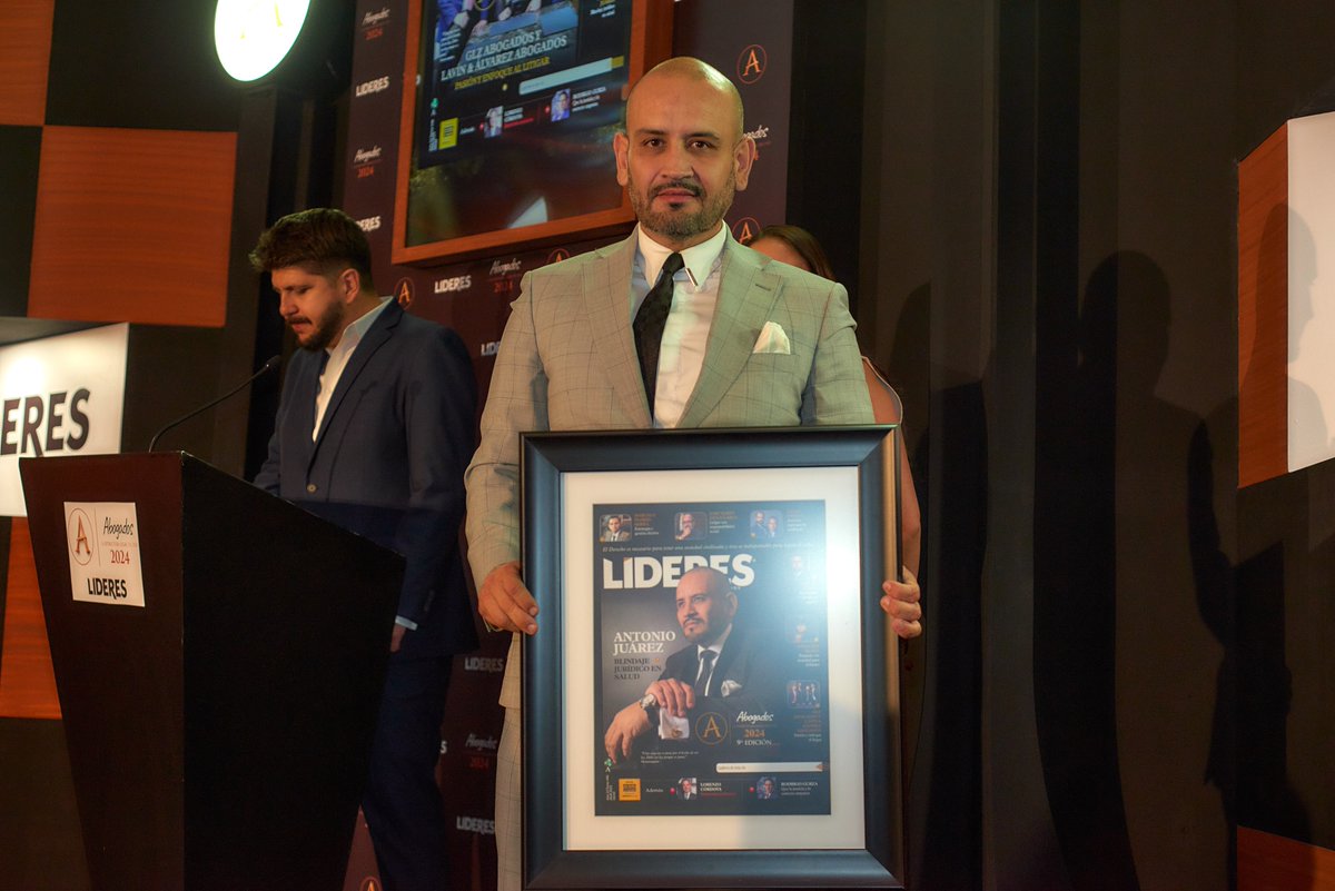 LideresMexicano's tweet photo. También queremos reconocer y felicitar a los destacados abogados y bufetes que participaron en el evento. Sus impresionantes carreras son motivo de gran orgullo y admiración. Agradecemos sinceramente su participación en la edición de este año de Abogados. https://t.co/M7QgjKgXJm