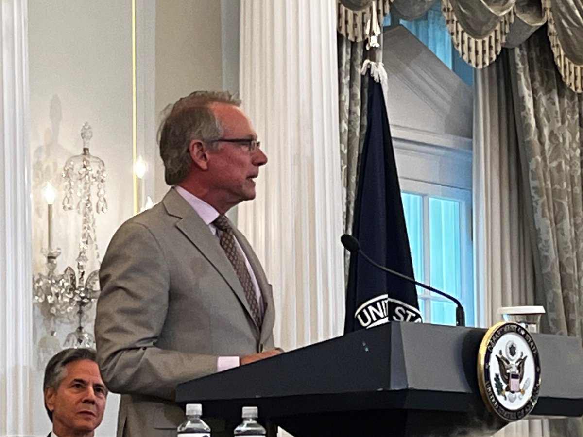 Congratulations to the 2024 @WorldFoodPrize Laureates Dr. Geoffrey Hawtin and Dr. Cary Fowler! It was an honor to be a part of today's Laureate announcement alongside an Iowa delegation visiting Washington, D.C., with @DSMpartnership's #DMDC2024 trip.